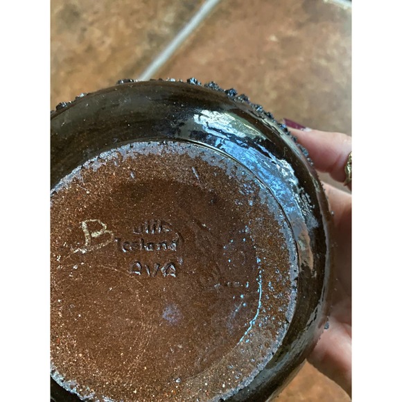 Vintage Volcanic Jewelry Box purchased in Hawaii - Picture 6 of 7